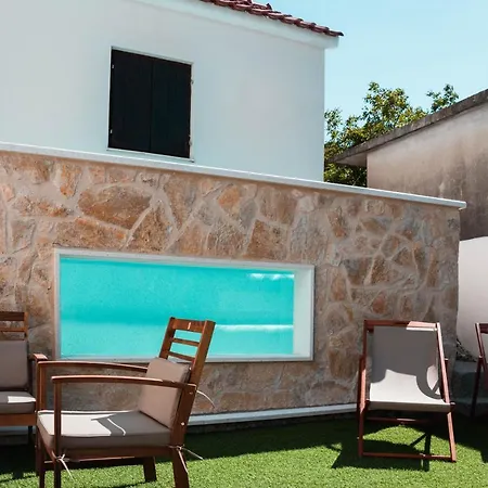 Apartman Villa Lea With Swimming Pool