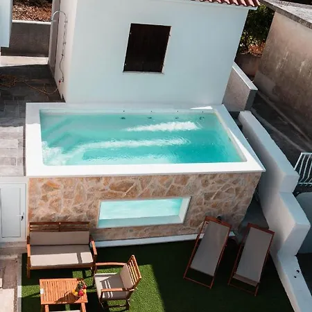 Apartman Villa Lea With Swimming Pool *