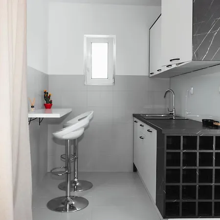 Apartmán Villa Lea With Swimming Pool *