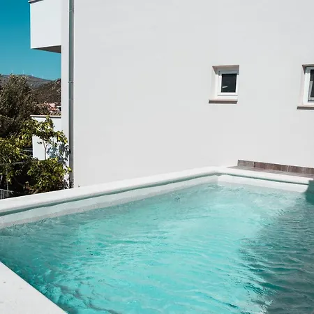Villa Lea With Swimming Pool Apartmán Marina